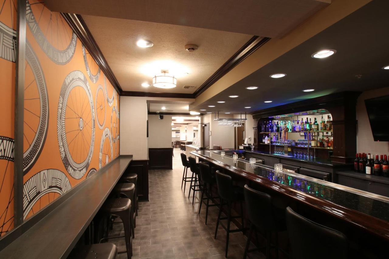 Oxford Suites Spokane Downtown Exterior photo