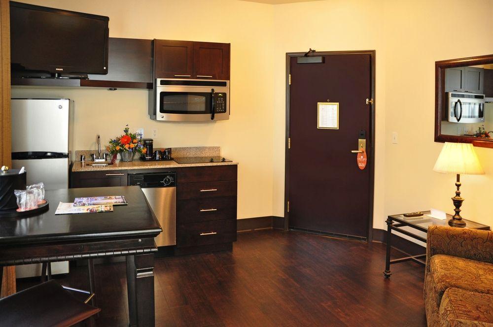 Oxford Suites Spokane Downtown Exterior photo