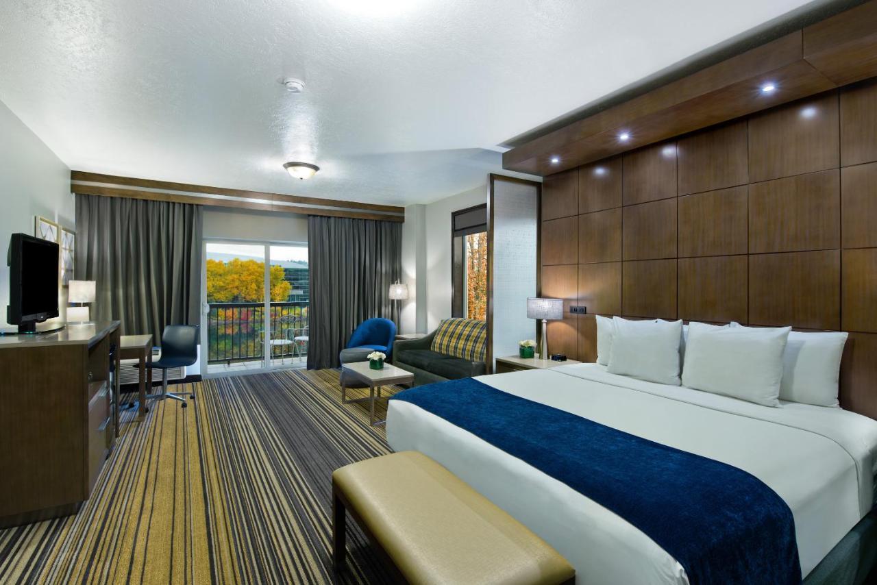Oxford Suites Spokane Downtown Exterior photo