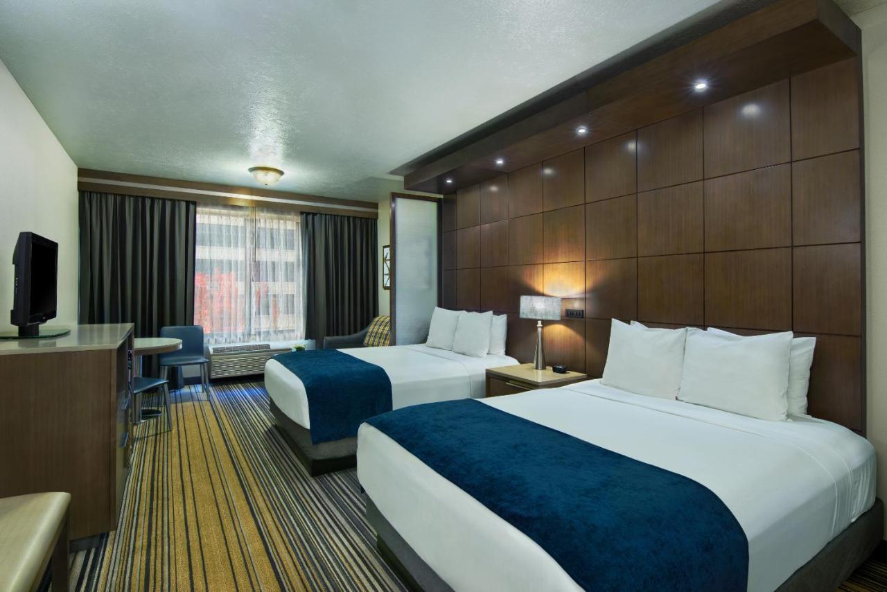 Oxford Suites Spokane Downtown Exterior photo