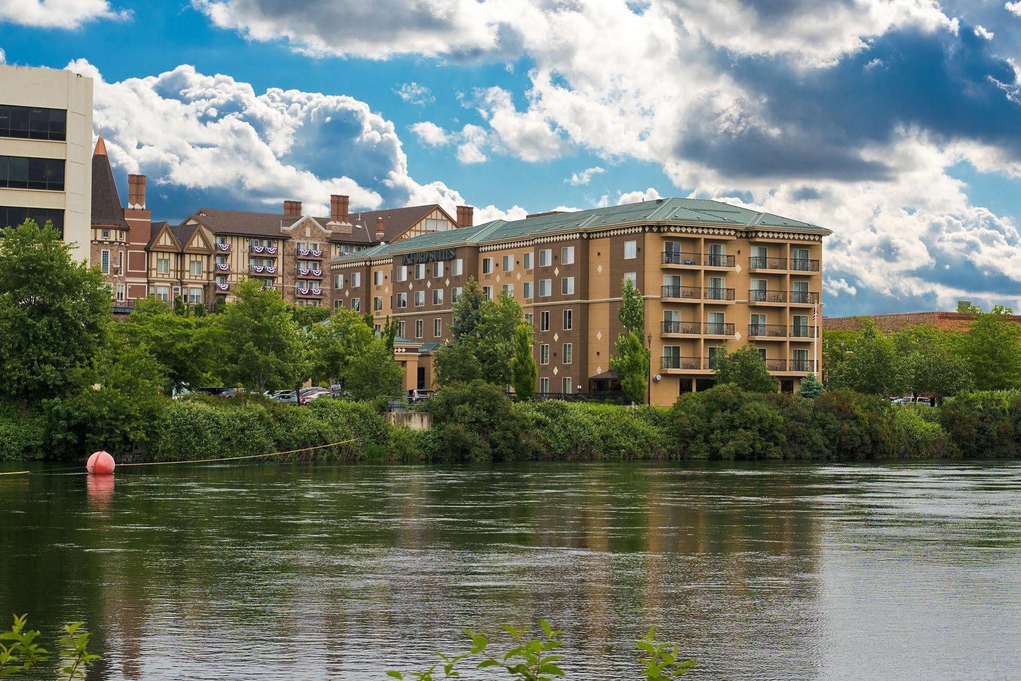 Oxford Suites Spokane Downtown Exterior photo